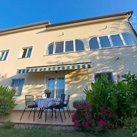 Bozica House With Apartments Murine Экстерьер фото