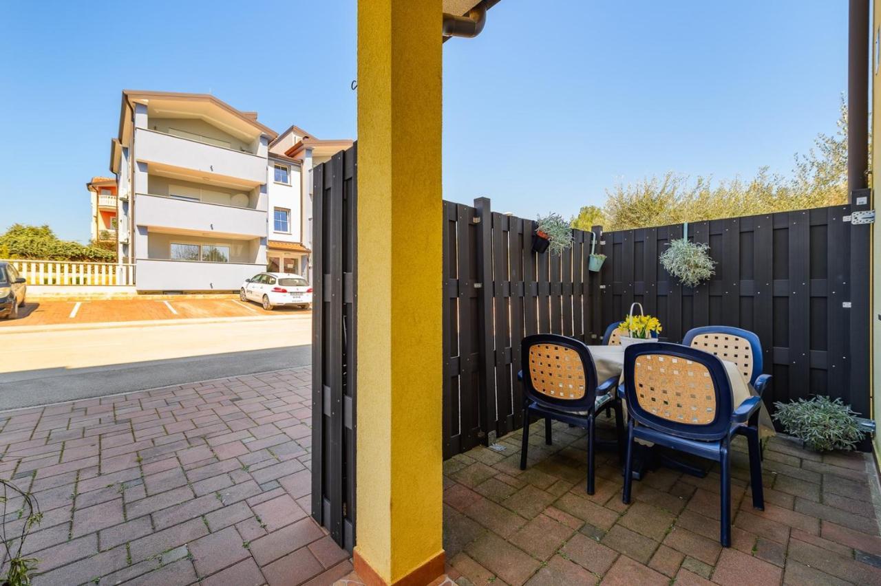 Bozica House With Apartments Murine Экстерьер фото