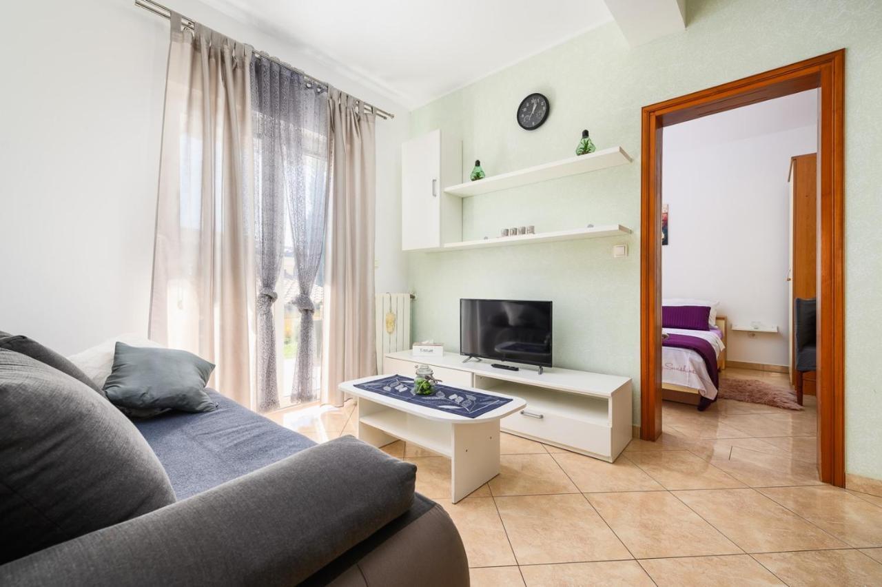 Bozica House With Apartments Murine Экстерьер фото